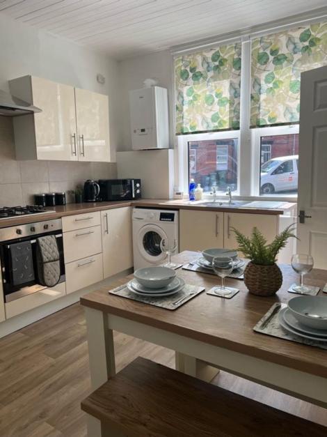 Moorfield Street Guesthouse Leeds  Exterior photo