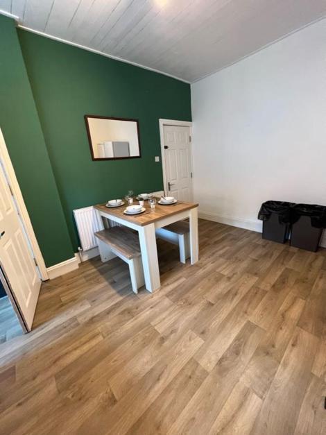 Moorfield Street Guesthouse Leeds  Exterior photo